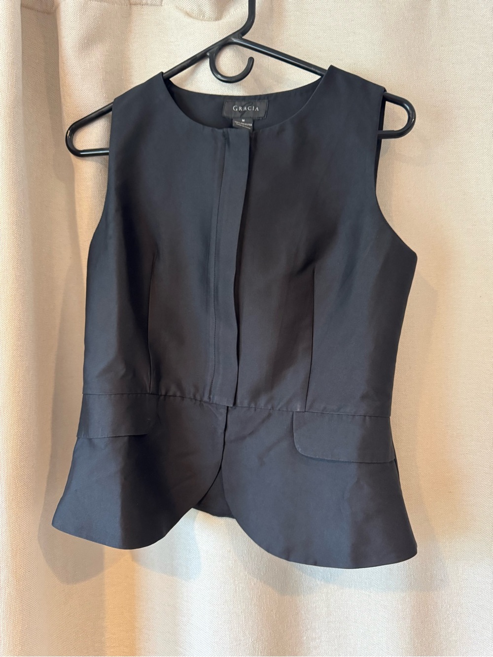 Gracia Black Sleeveless Peplum Vest